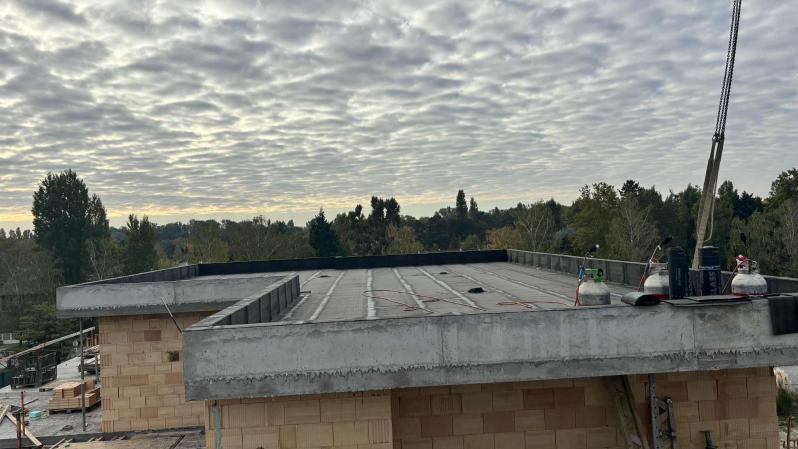 Szerkezetépítés - zárófödém párazárása